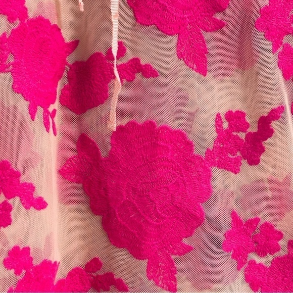 FOREVER 21 Contemporary Embroidered Rose Sheer Mesh Shirt Womens Size Small - Picture 4 of 9